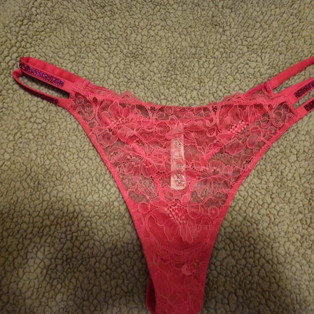 Double Shine Strap Lace Thong Panty XXL Pink
